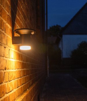 LED Solar Wandleuchte "SWL-AS500", IP44, warmweiß 3000K, PIR Sensor