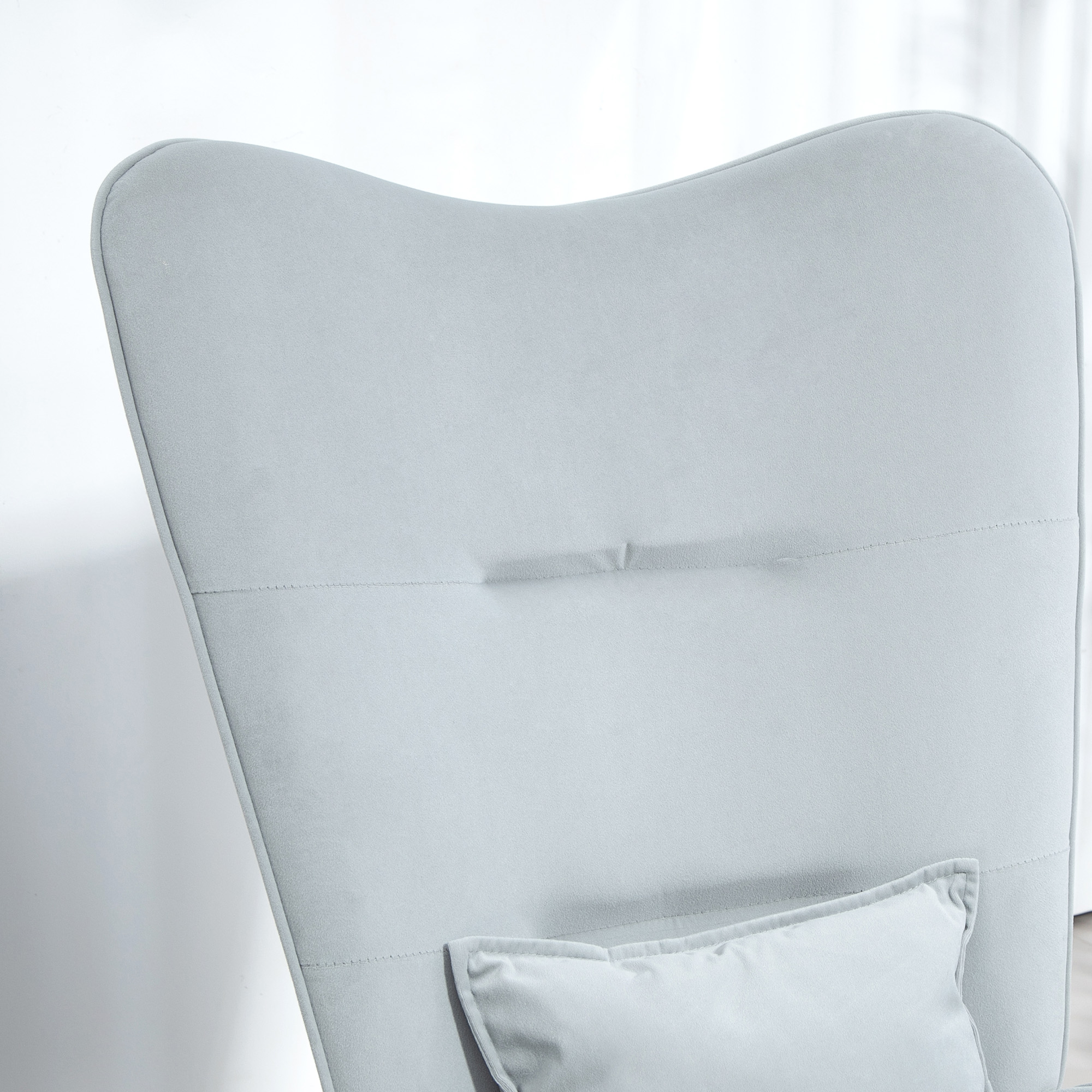 Schaukelstuhl, weicher Bezug in Samtoptik, mit Lendenkissen, bis 120 kg belastbar, 67 x 85 x 112 cm, Hellgrau