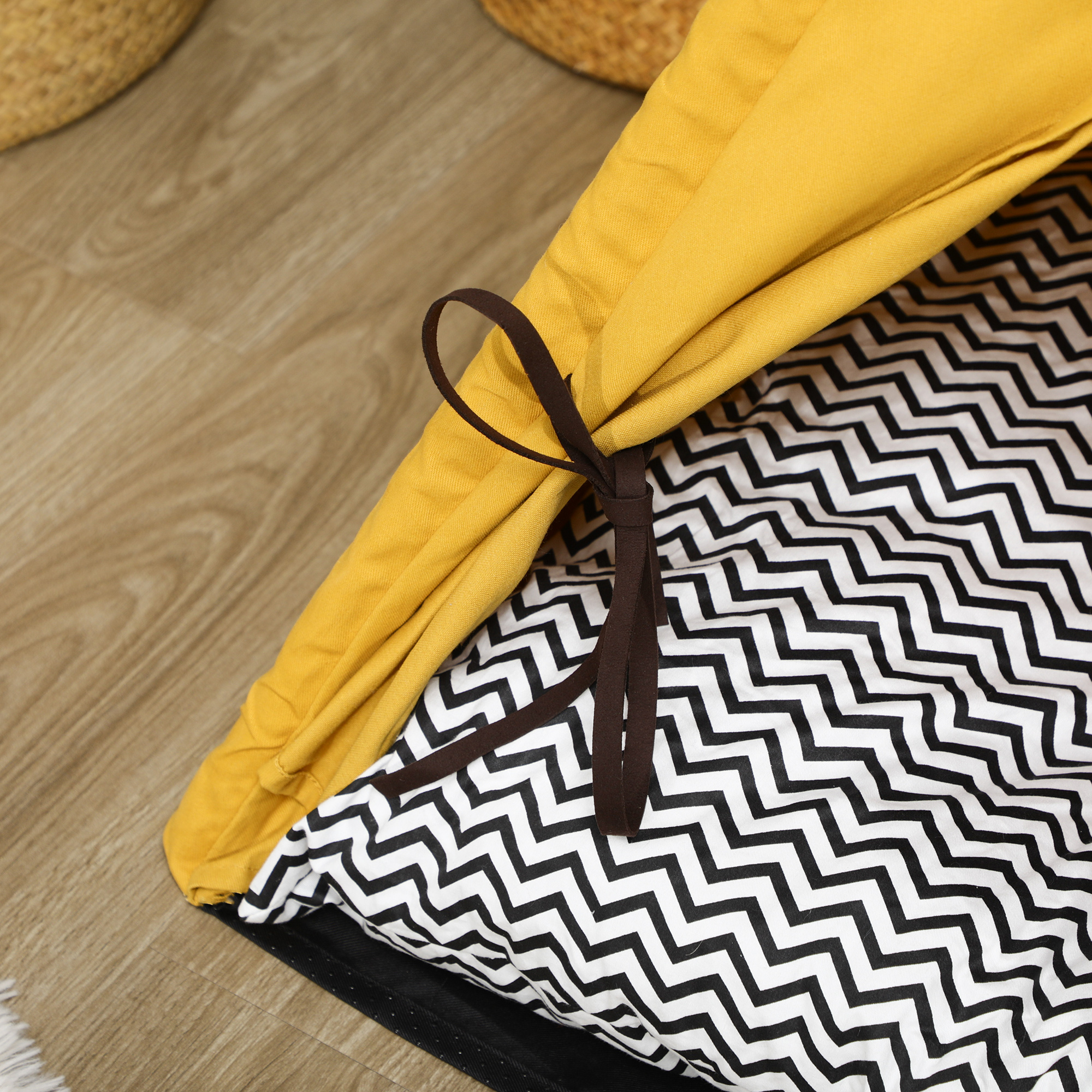 Tierbett, drolliges Tipi-Design, mit weichem Liegekissen, Bodenmatte, für Hunde und Katzen, 60 x 60 x 76 cm