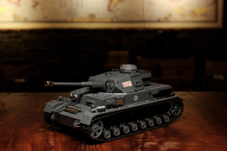 RC Panzer "Kampfwagen IV Ausf.F-2" Metallgetriebe & Metallketten PRO