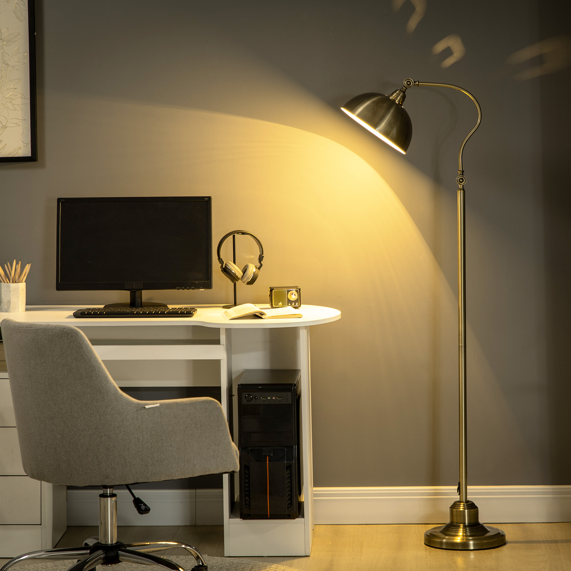 Stehleuchte im Vintage-Design, verstellbarer Winkel, Messing-Look, 42 cm x 25,5 cm x 152 cm, Bronze