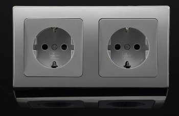 DELPHI Set 2 Steckdosen + 2-fach Rahmen, 250V~/ 16A, Steckanschluss, silber