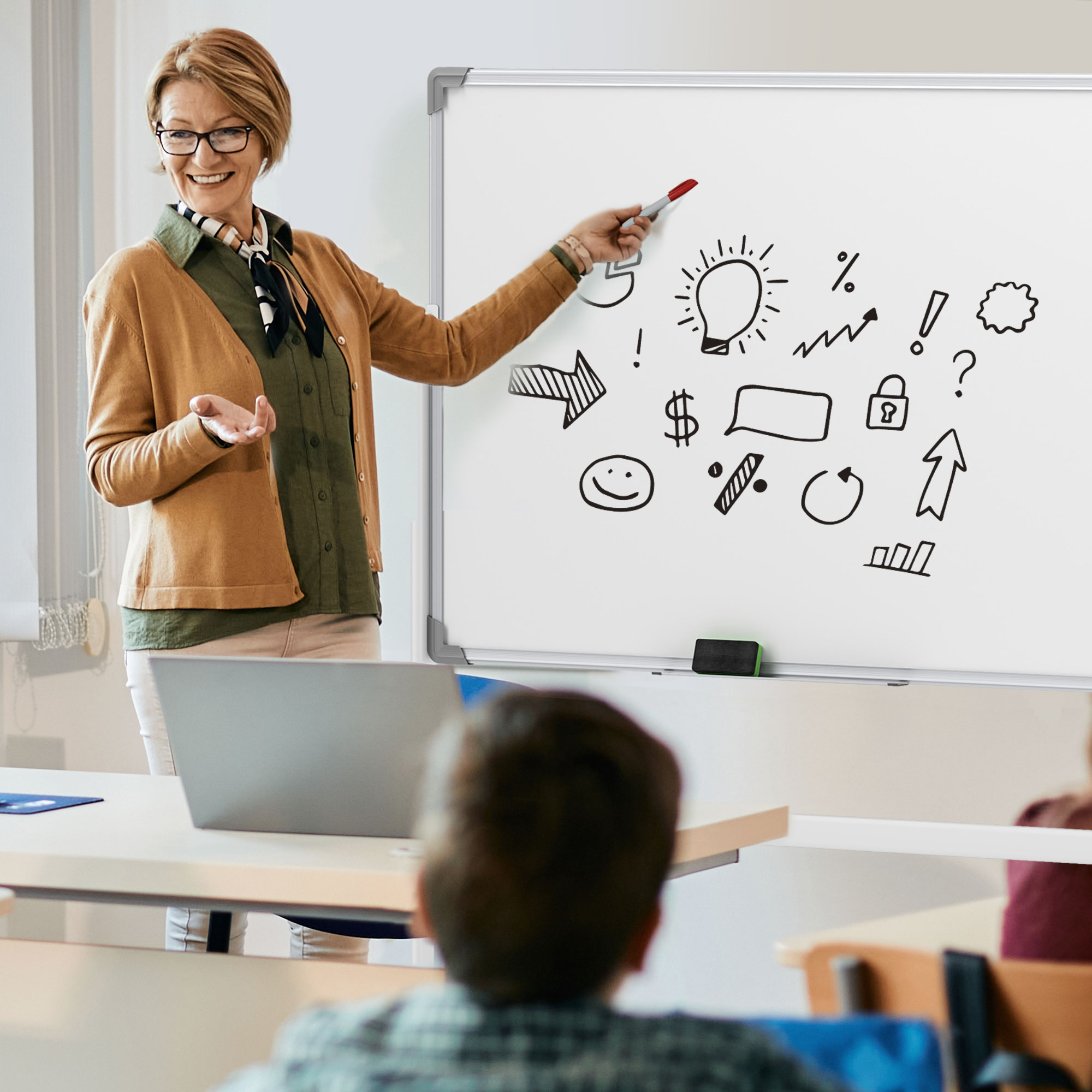 Whiteboard,120 x 90 cm, magnetisch, drehbar, mobil, inkl. Marker & Schwamm, Metallgestell, Weiß