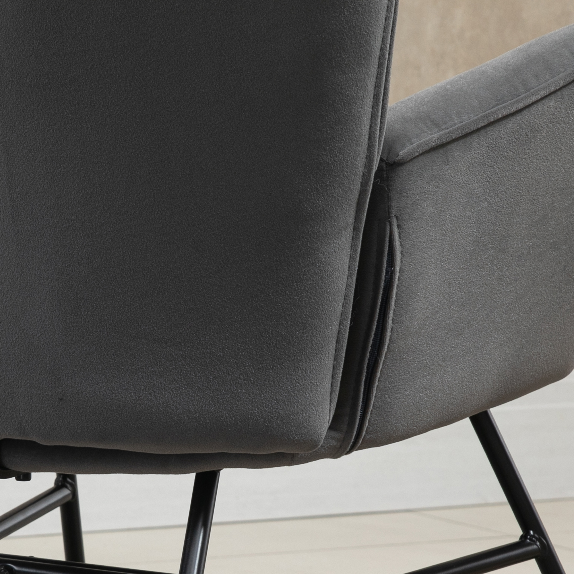 Schaukelstuhl mit Steppung, Holzkufen, Samtoptik, bis 150 kg, Dunkelgrau