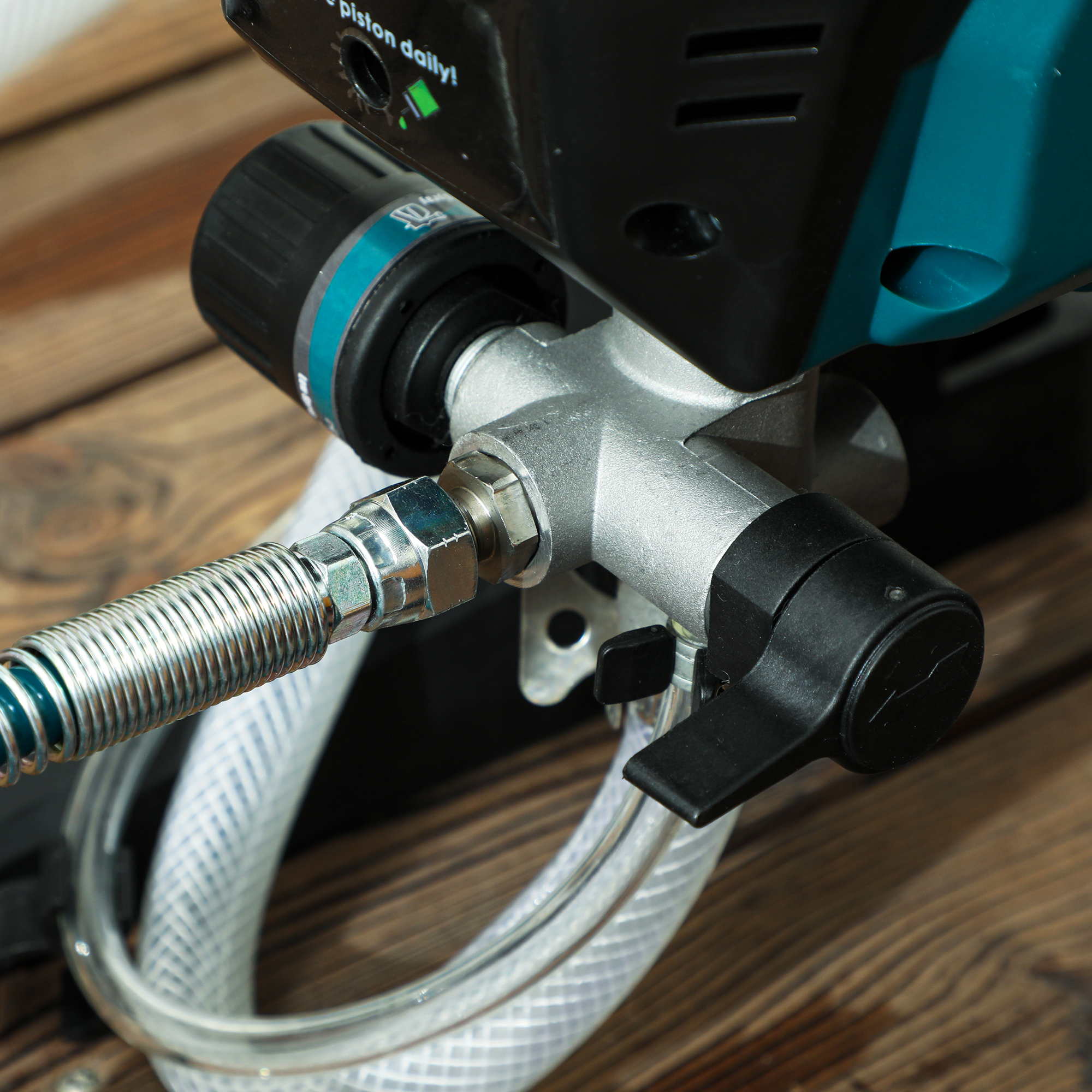 Farbsprühsystem, 700 W Lackierpistole Elektrisch, 200 bar Farbsprühgerät mit 1,5 L/min Durchfluss, 33 x 26 x 41 cm, Blau