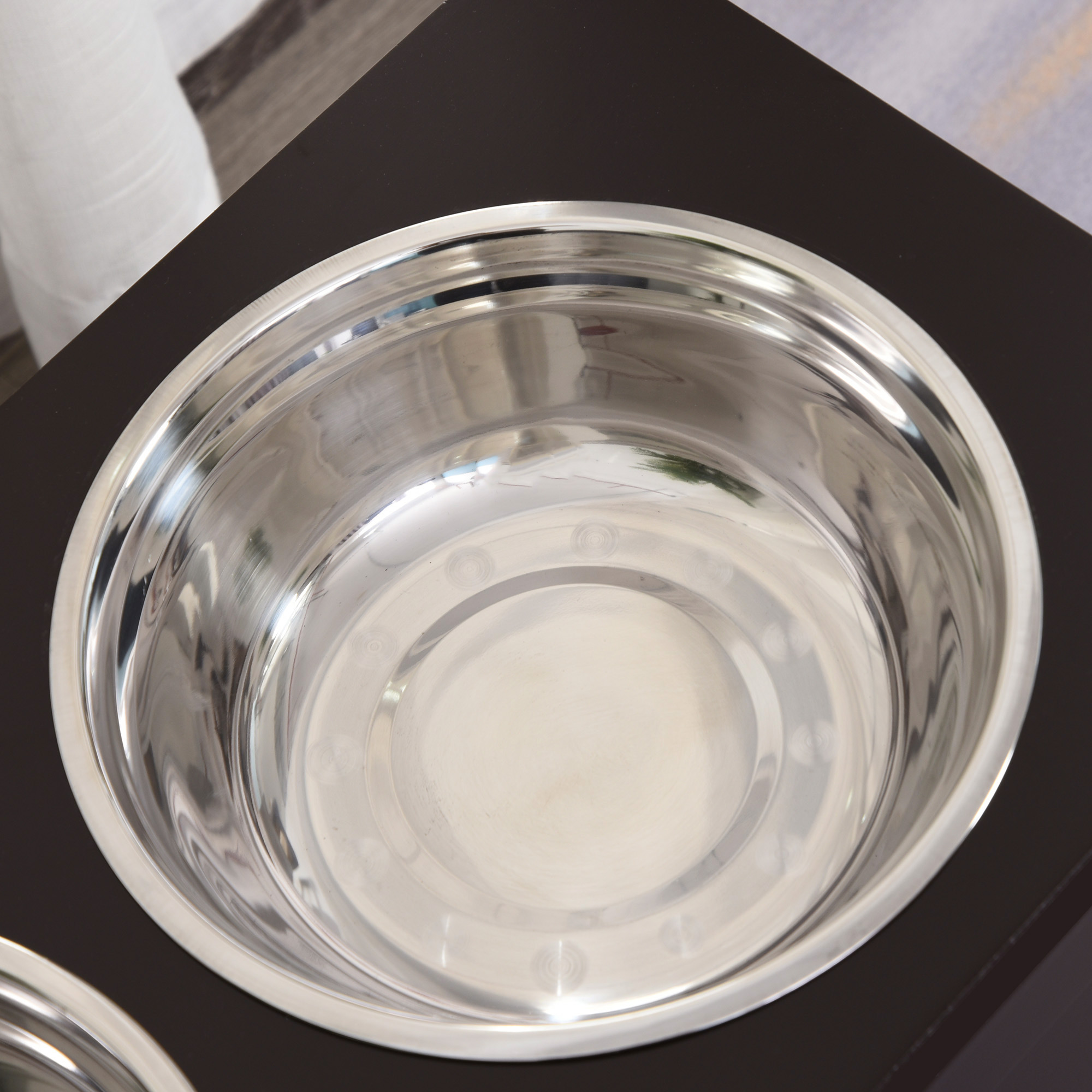 Futterstation, 2 Fressnäpfe aus Edelstahl, versteckter Stauraum, 60 cm x 30 cm x 41 cm, Schwarz + Silber