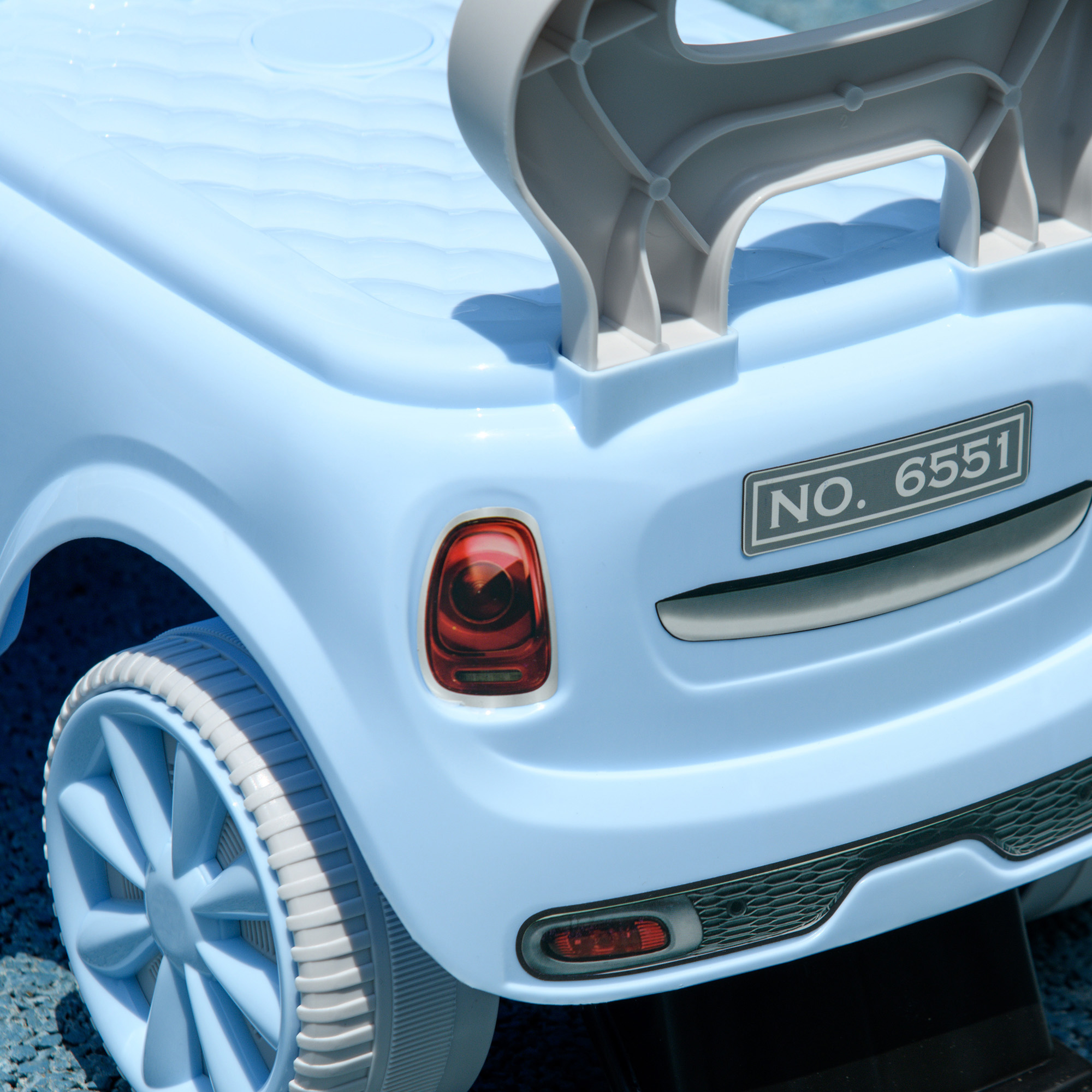 Rutschauto für Kinder, Anti-Überkippschutz, Rückenlehne, Hupe, rutschfester Sitz, Hellblau