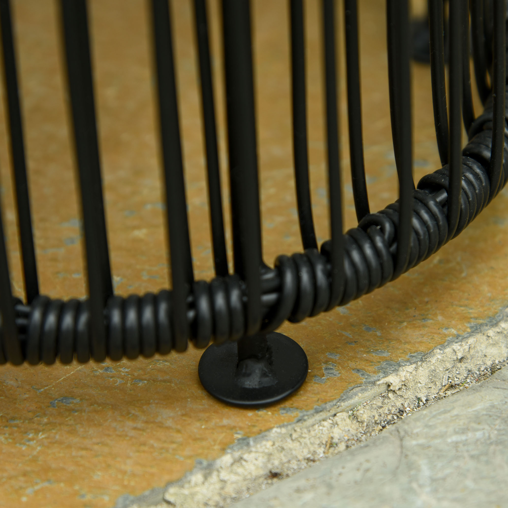 Gartenleuchte, Außenlampe, solarbetrieben, 8 Stunden Betrieb, Rattanoptik, schwarz, 21,5 x 21,5 x 61 cm