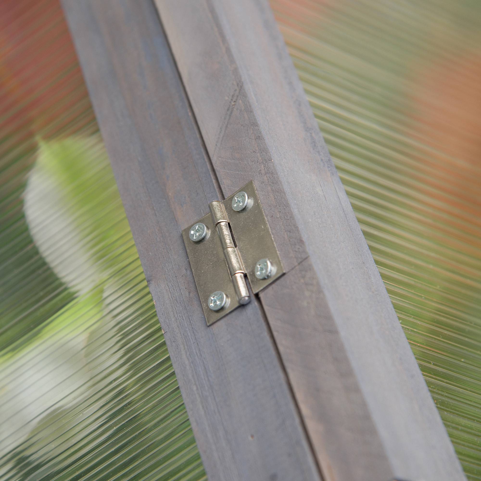 Mini-Gewächshaus, Kompaktes Pflanzenhaus aus Holz, Polycarbonat-Platten, Belüftungsöffnung, 90L x 52B x 49,5H cm, Grau