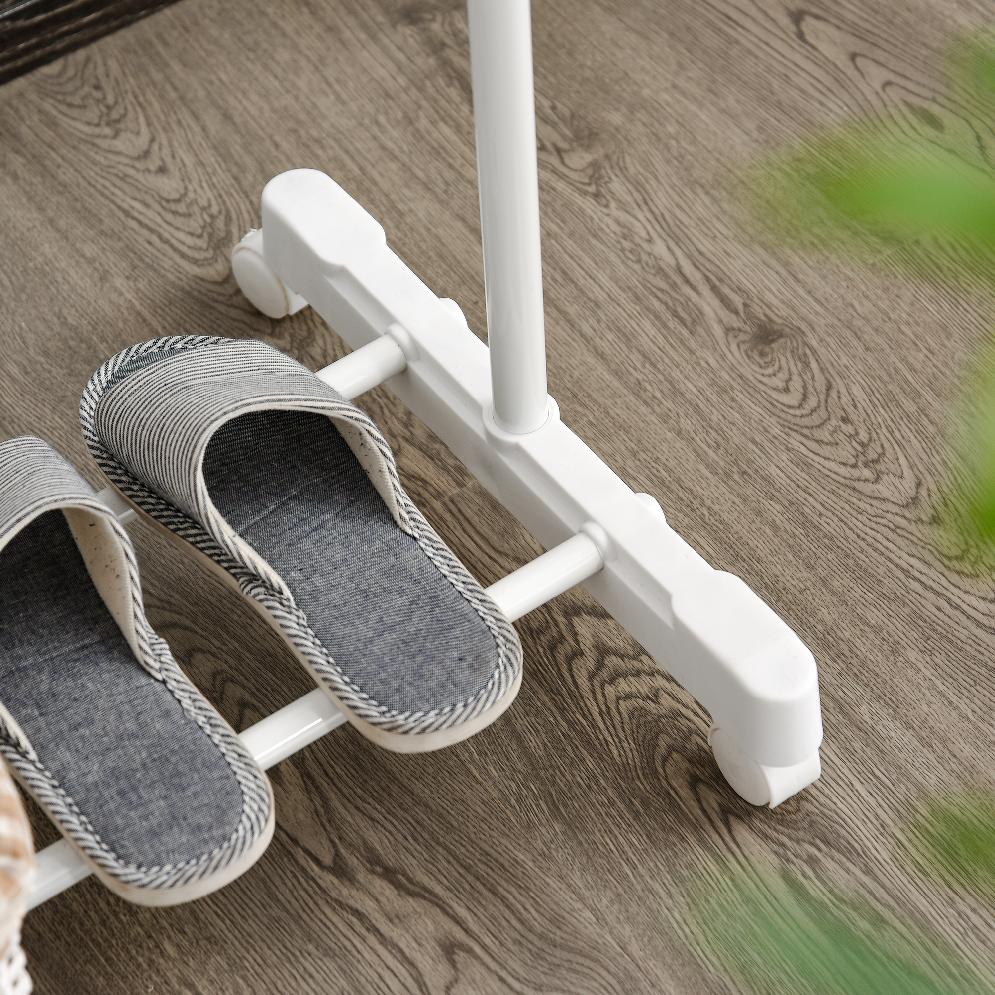 Rollbarer Garderobenständer, höhenverstellbar, mit unterer Ablage, 4 Räder, Weiß