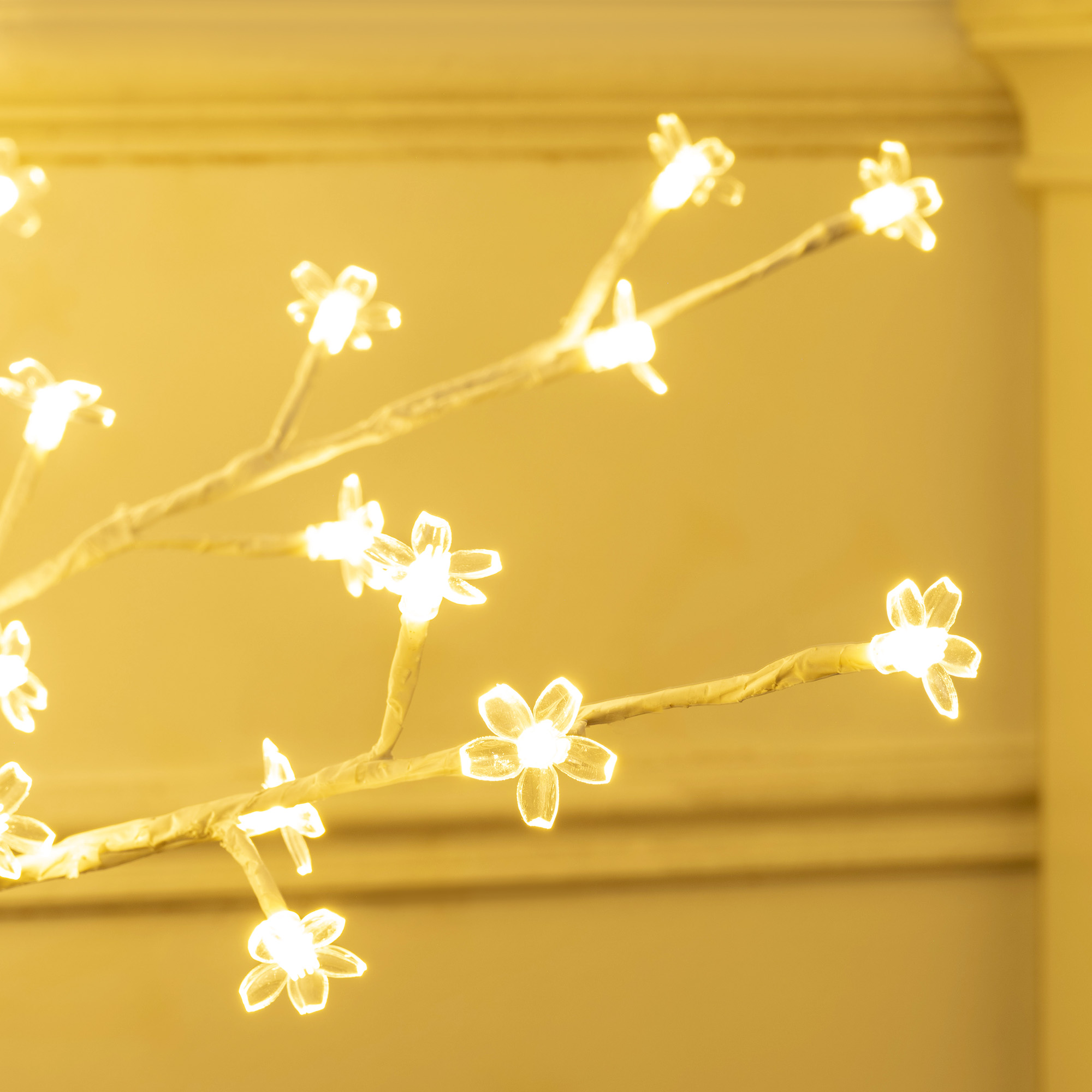 Kunstbaum, Kunst Kirschblütenbaum, mit 120 LEDs, 3 Helligkeitsstufen, warmweiß, realistische Rinde, 21 x 21 x 150 cm