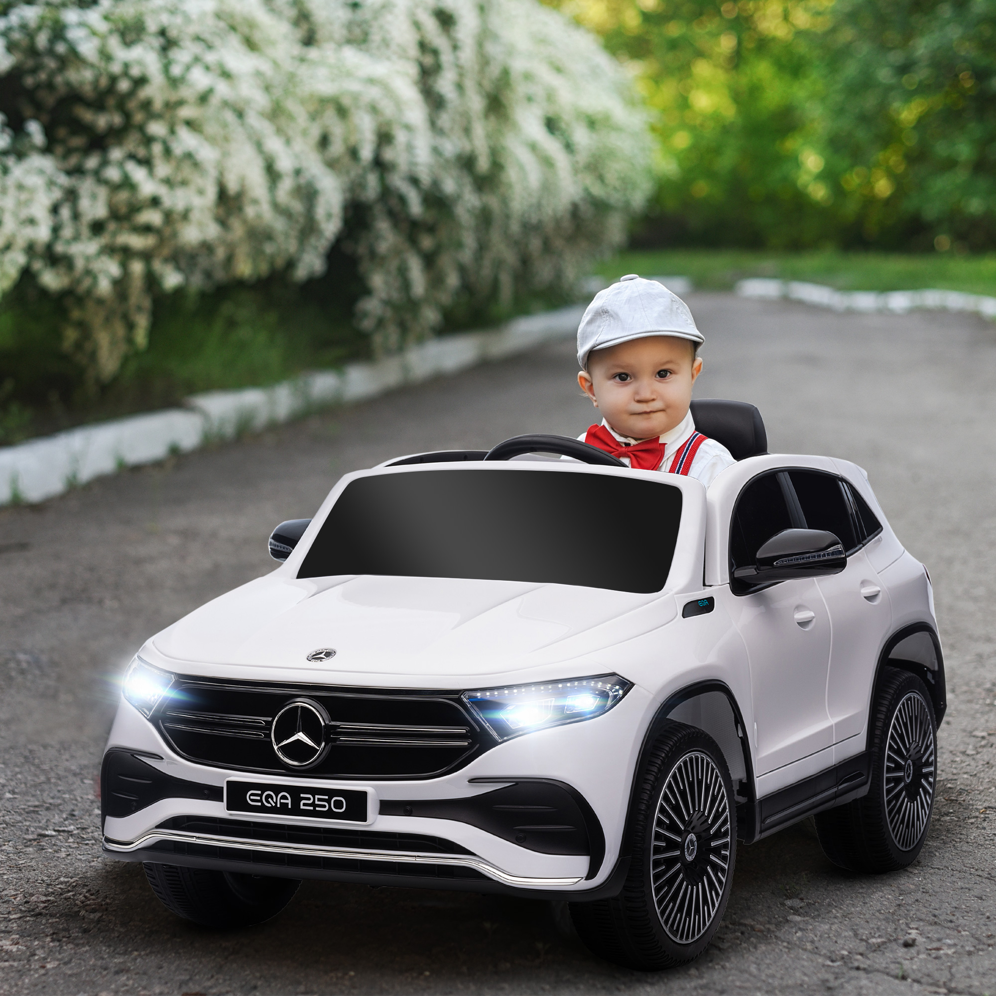 Elektro Kinderauto, lizenzierter Mercedes-Benz EQA, 3-8 km/h, Musik, Scheinwerfer, Hupe, Fernsteuerung, weiß