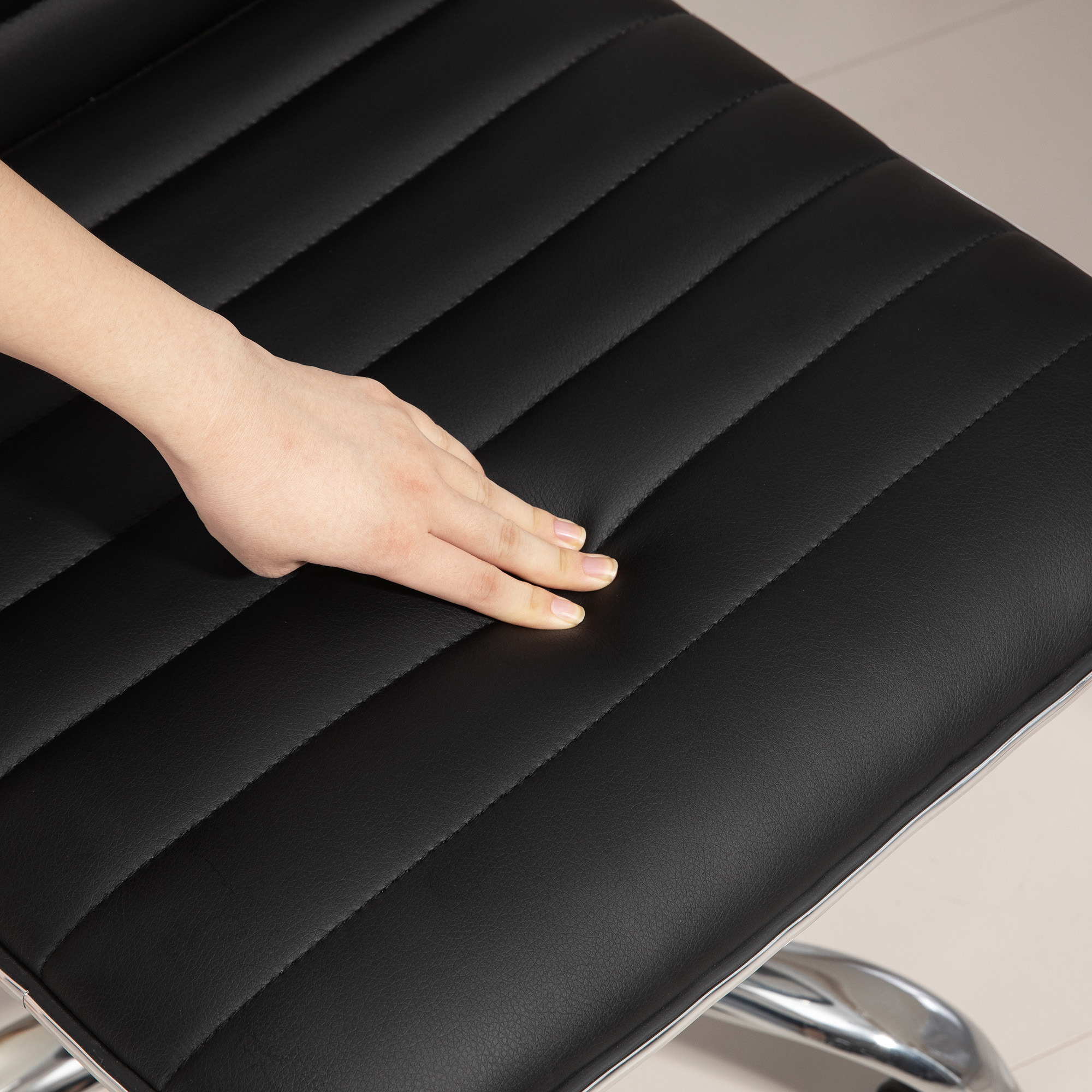 Höhenverstellbarer Salonstuhl mit Rückenlehne, Drehstuhl, Metall, Kunstleder, 48 x 52 x 78-90 cm, Schwarz